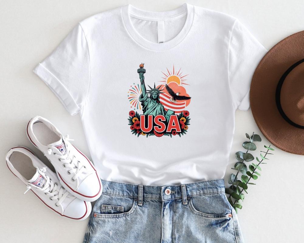 USA Liberty Vintage T-Shirt 4th of July Statue of Liberty & Eagle Tee USA Liberty Vintage T-Shirt 4th of July Statue of Liberty & Eagle Tee