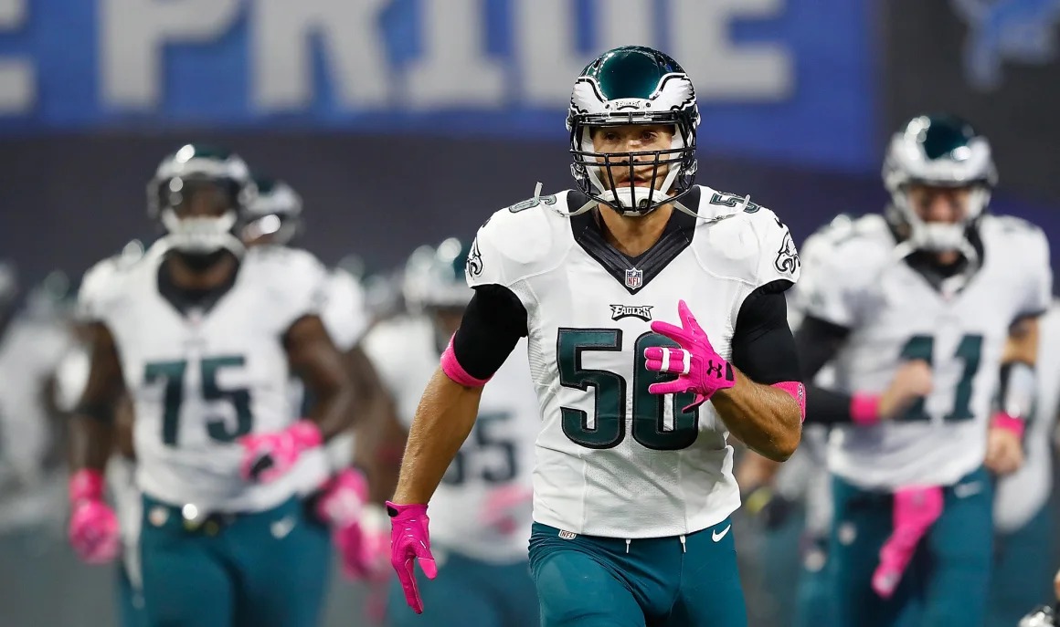 Braman (No. 56) won a Super Bowl ring with the Eagles