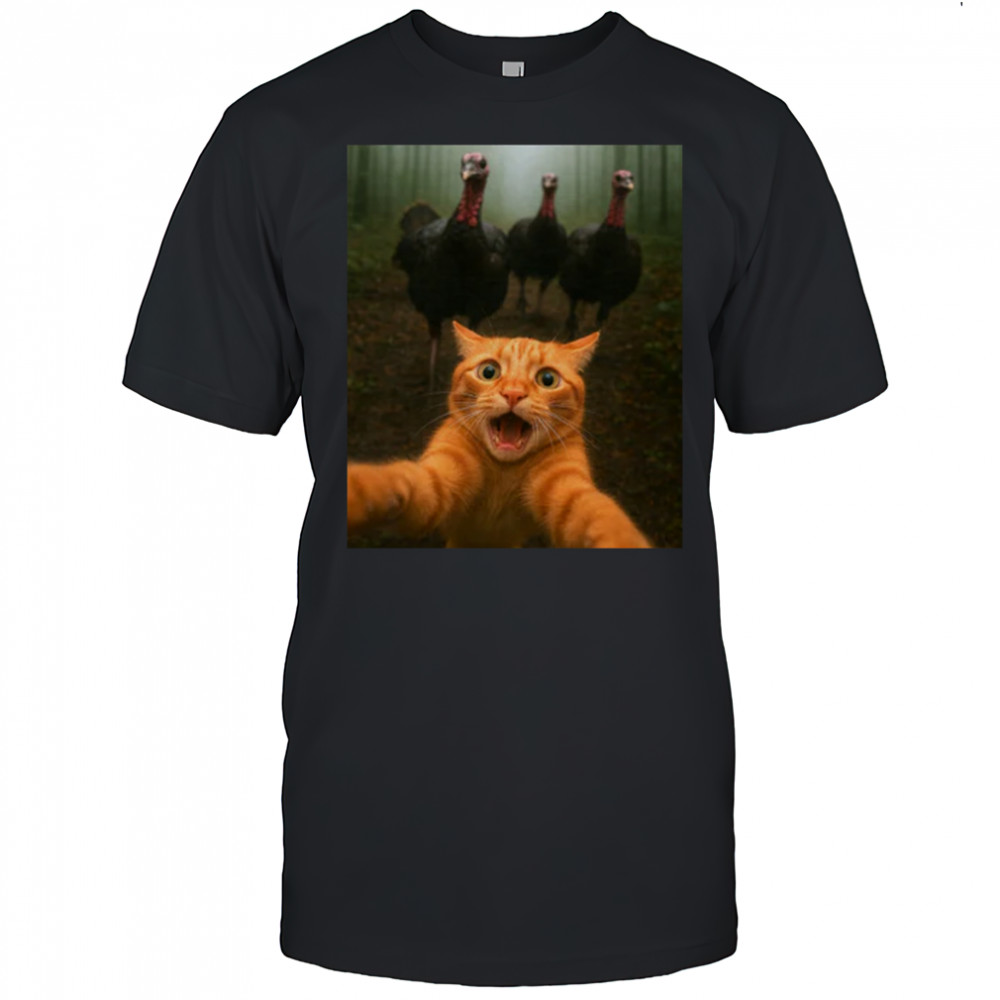 Cat Selfie Turkey Chase Thanksgiving T-Shirt Cat Selfie Turkey Chase Thanksgiving T-Shirt