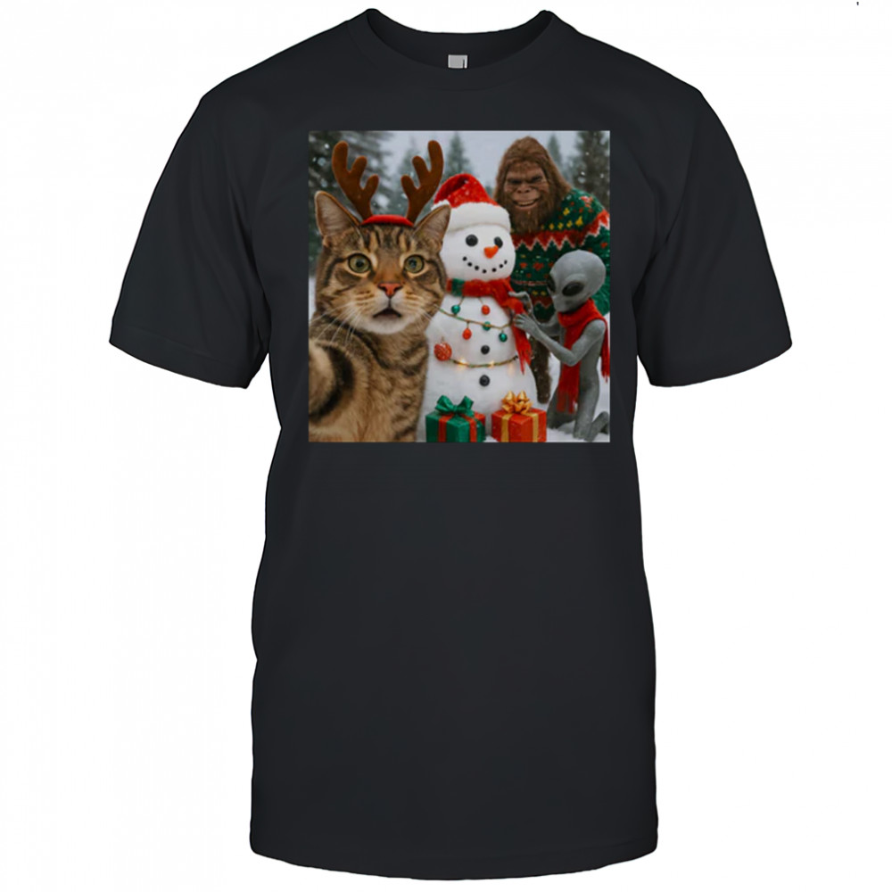 Cat Selfie with Bigfoot Alien & Snowman Christmas T-Shirt Cat Selfie with Bigfoot Alien & Snowman Christmas T-Shirt